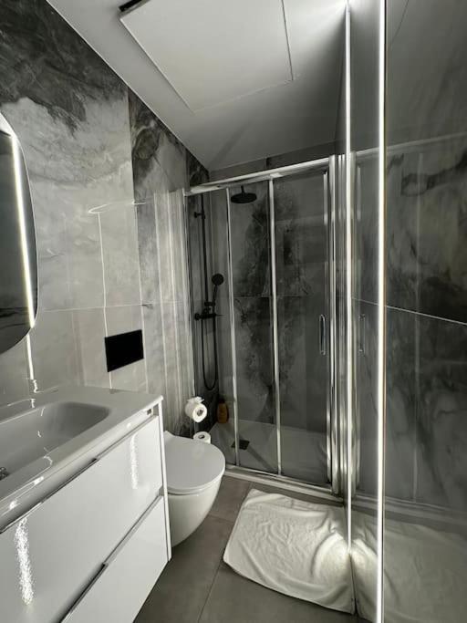 Acogedor Loft En Malasana Madrid Bagian luar foto