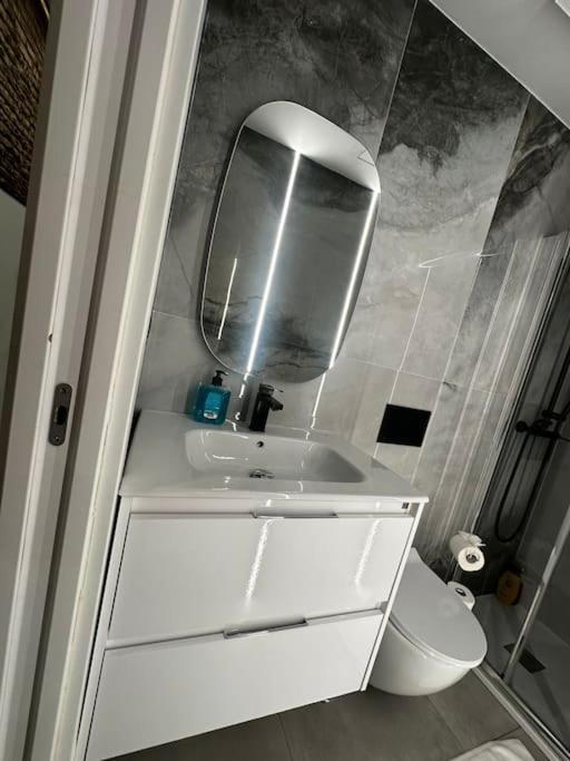 Acogedor Loft En Malasana Madrid Bagian luar foto