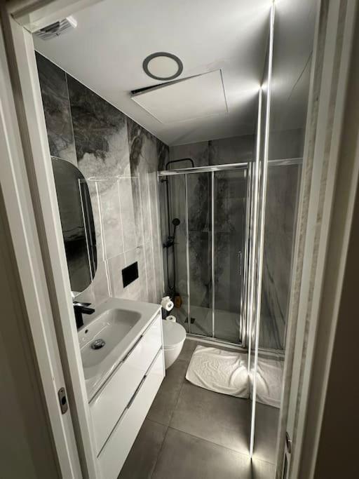 Acogedor Loft En Malasana Madrid Bagian luar foto