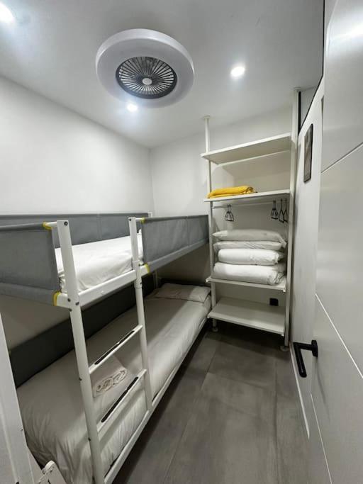 Acogedor Loft En Malasana Madrid Bagian luar foto